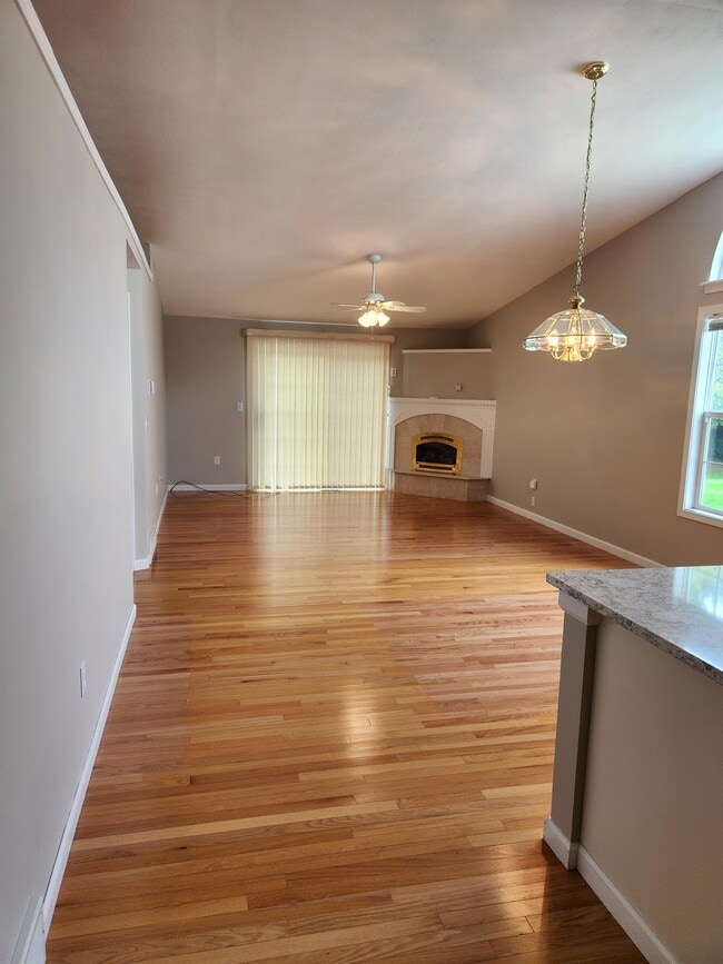 Photo - 113 Braintree Dr