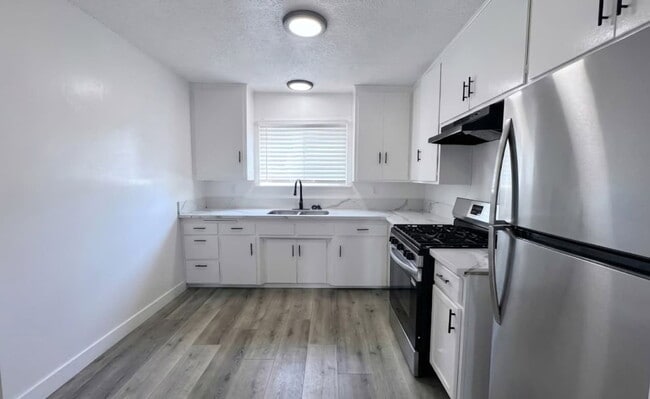 Building Photo - 3874 Potomac Ave Unit 11a