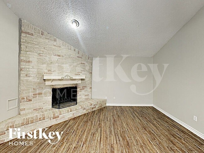 Photo - 11936 Lakewood W Dr