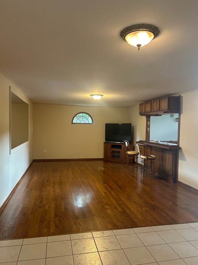 Photo - 527 Springwood Ln