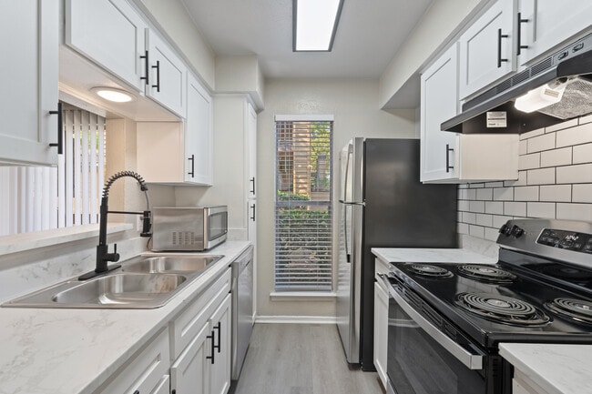 Photo - Regal Court Apartments