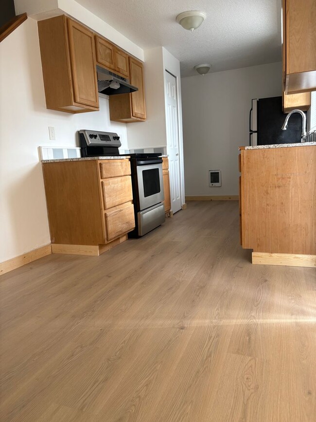 Building Photo - 3008 SE 38th Ct Unit 3010 SE 38th Court