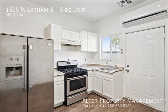 Photo - 1605 W Latham St Unidad Side