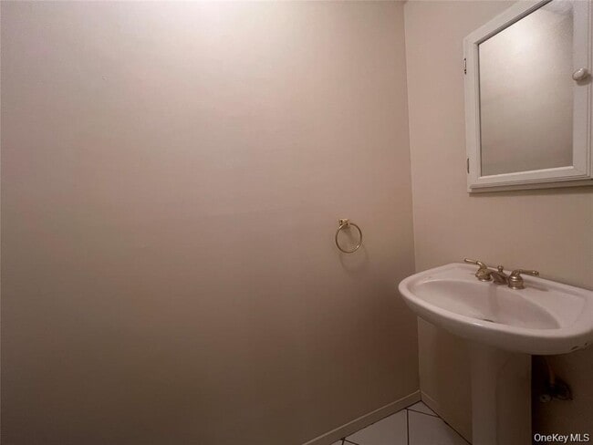 Photo - 200 Springmeadow Dr Unit M