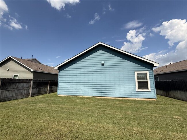 Photo - 1104 Boons Creek St