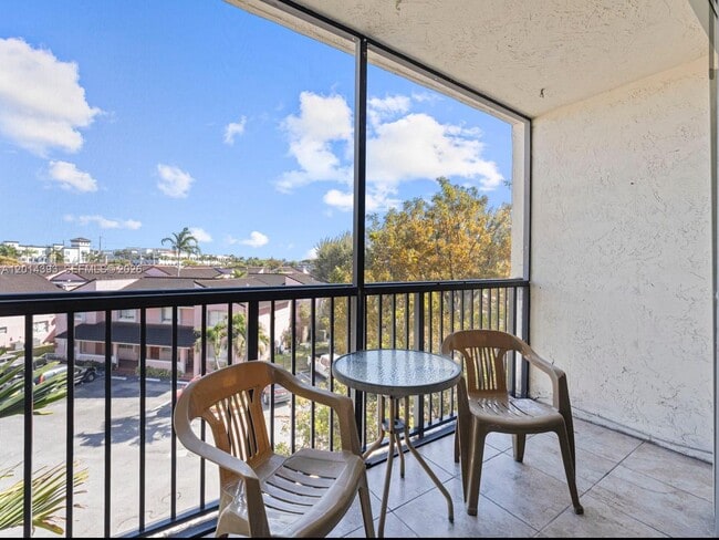 Photo - 8005 Lake Dr Unidad 408