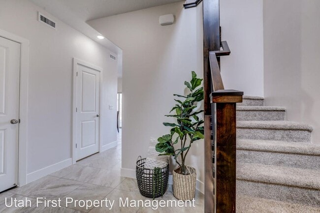 Photo - 3 br, 2.5 bath House - 1005 N Tortoise Roc...