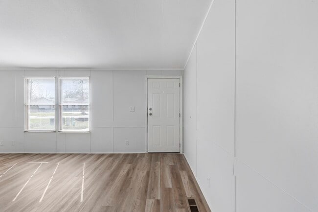 Photo - 16509 Brittany Way