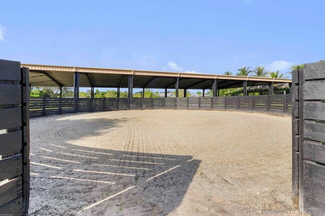 Photo - 4985 Stables Way