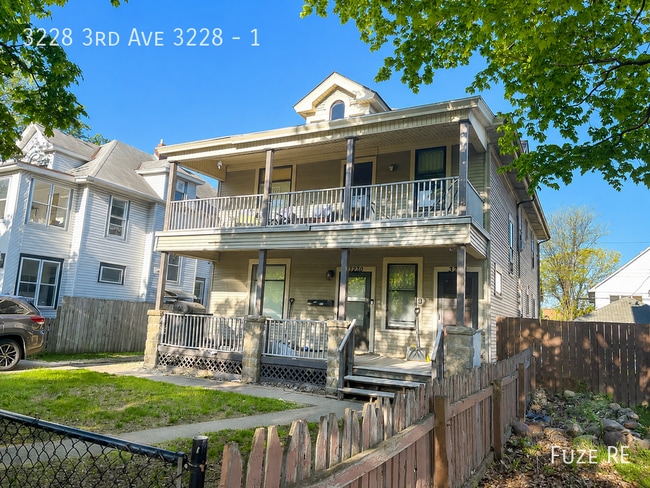 Building Photo - 3228 3rd Ave S