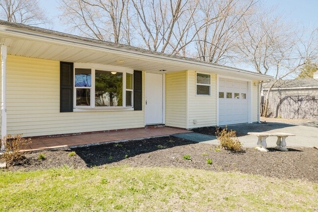 Photo - 125 Temi Rd