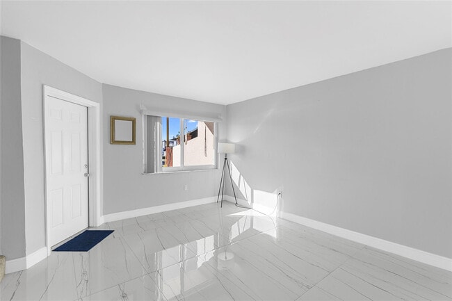 Photo - 5925 SW 36th Ct