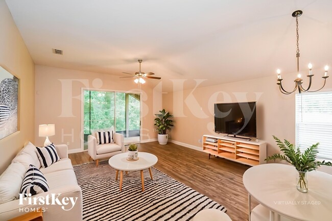 Photo - 627 Arborwood Dr