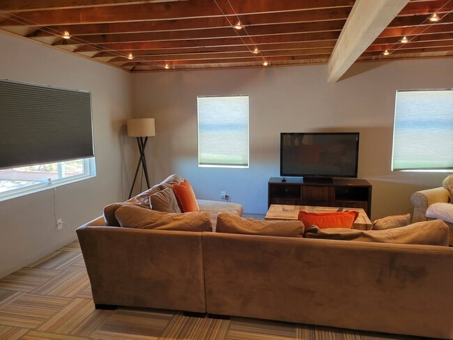 Living Room - 1634 E Copper St Unit Room 1 - Theo