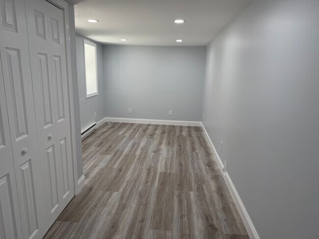 Photo - 31 Chelsea St Unit #B