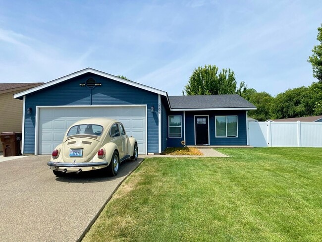 Building Photo - 3 Bedroom Home in West Valley