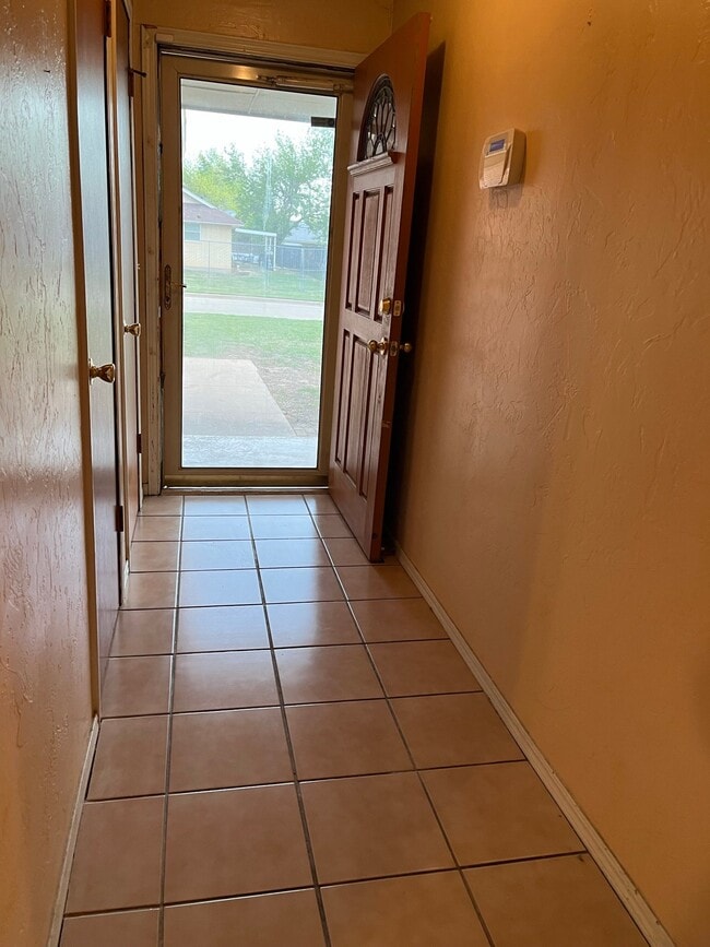 Photo - 4700 SE 42nd St