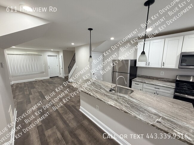 Photo - 611 Hillview Rd