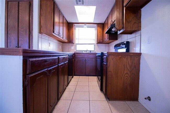 Photo - 2204 Lafayette Dr