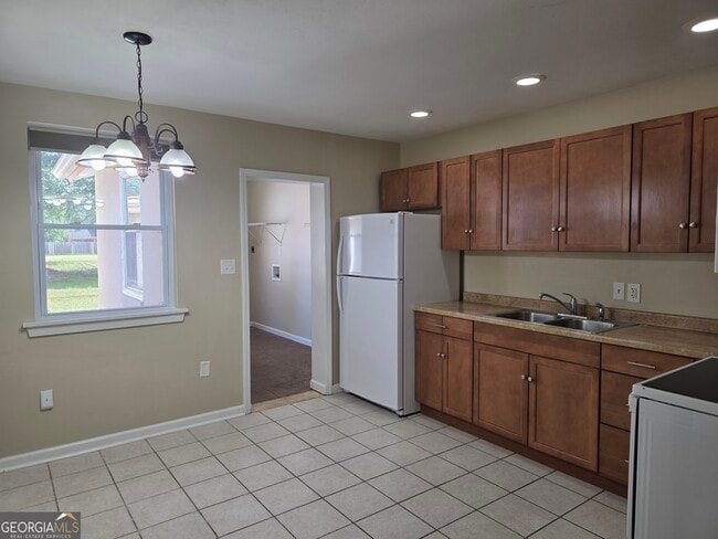 Photo - 308 W 6th St