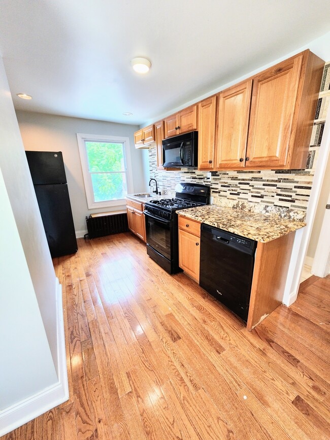 Photo - 930 Portland St Unit 3