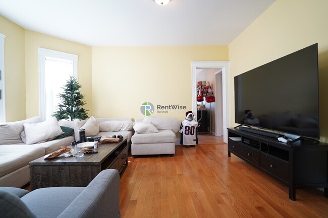 Photo - 52 Pearson Rd Unit 2