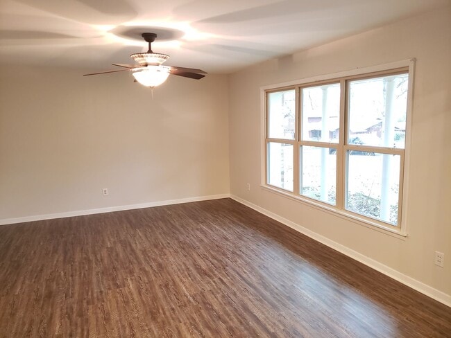 Photo - 3/2/2 For Rent Near TJC & UT Tyler! House