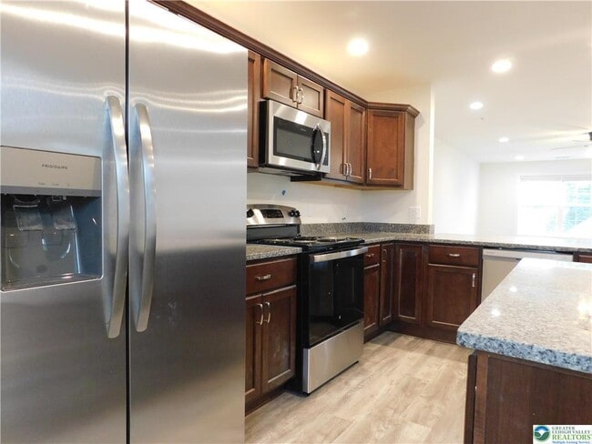 Photo - 1549 Burkhardt St