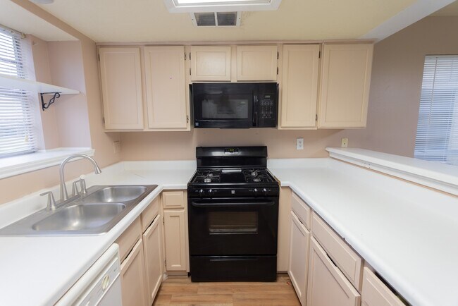 Photo - 1907 Country Village Blvd Unidad B