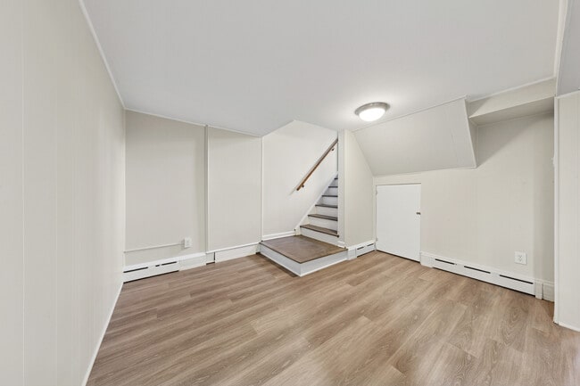 Photo - 3636 N Claremont Ave