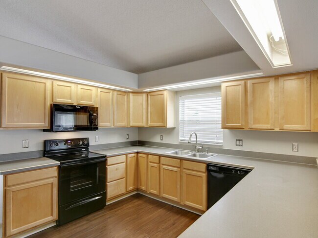 Photo - 16329 Coopers Hawk Ave