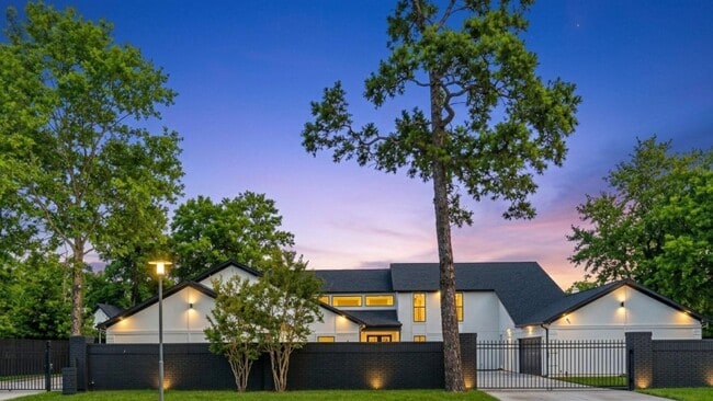 Photo - 12564 Memorial Dr