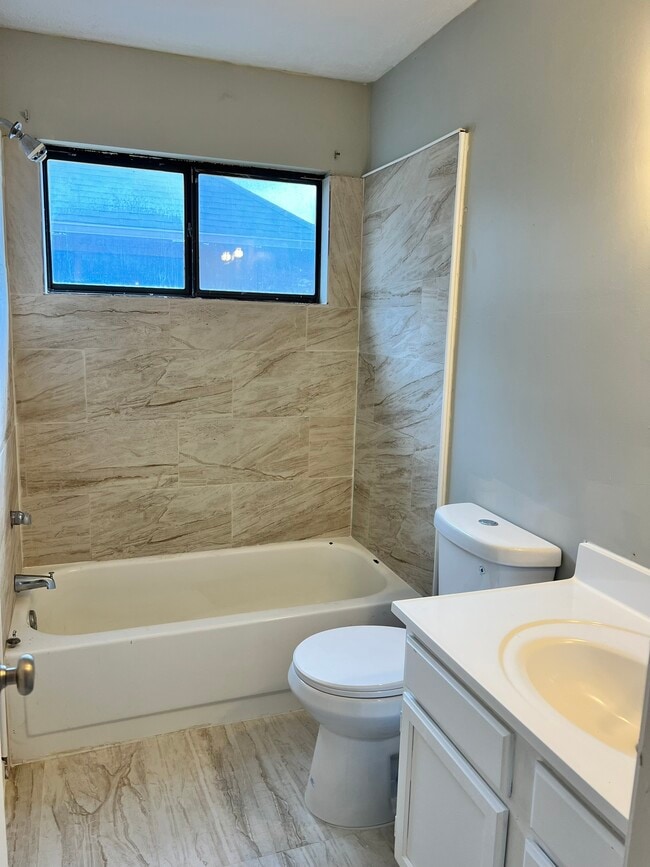 Photo - 1626 Hancock Dr