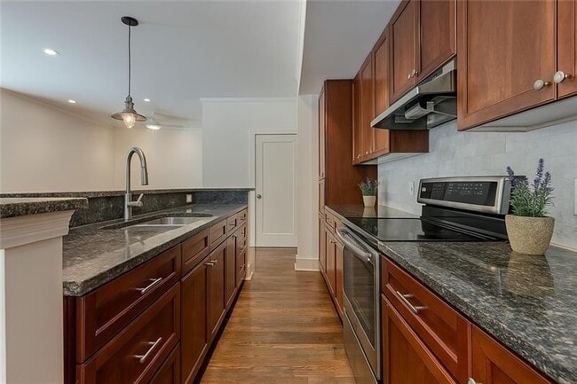 Photo - 925 Garrett St Unidad 215