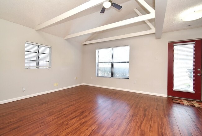 Photo - 2 Bedroom, 1 Bath -  Colonial Town