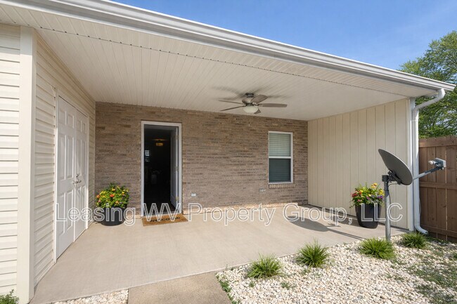 Photo - 3172 Putnam Ave