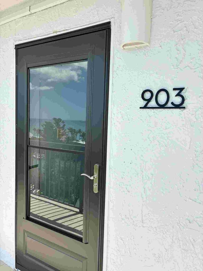 Building Photo - 9397 Midnight Pass Rd Unit 903S