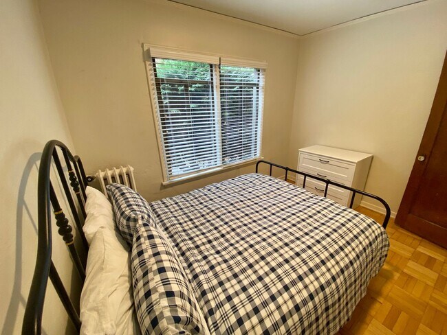 Photo - 3 - Mercer Furnished Apartments