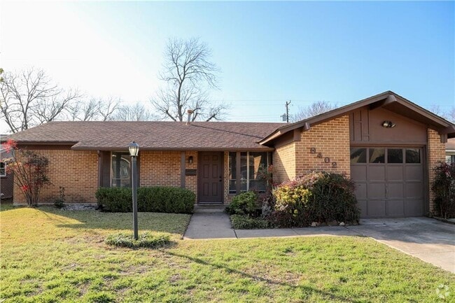 Building Photo - 8402 Stillwood Ln Rental