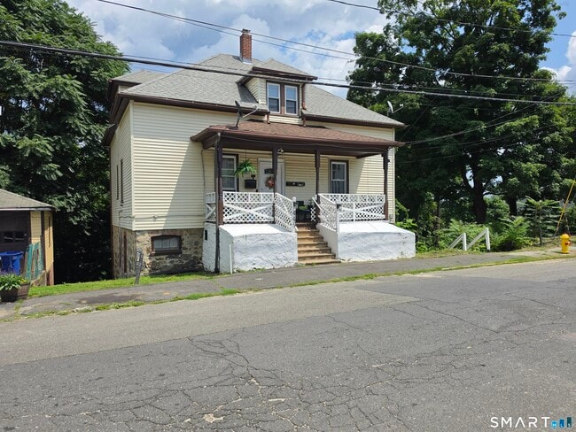 Building Photo - 449 Wilson St