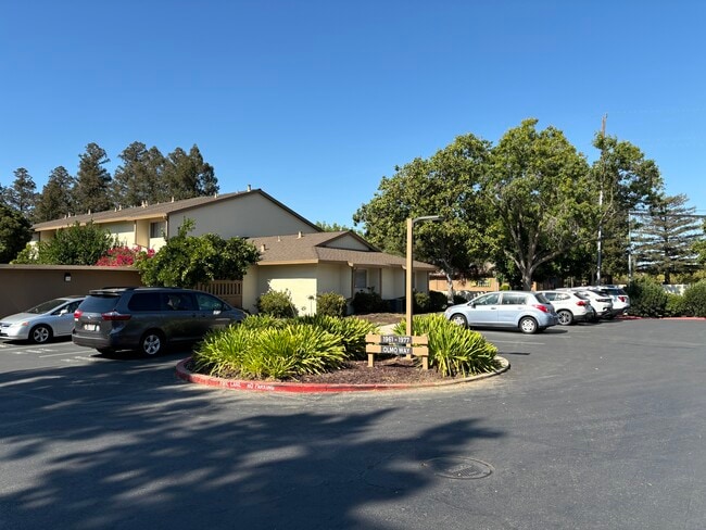 Building Photo - 1975 Olmo Way Rental
