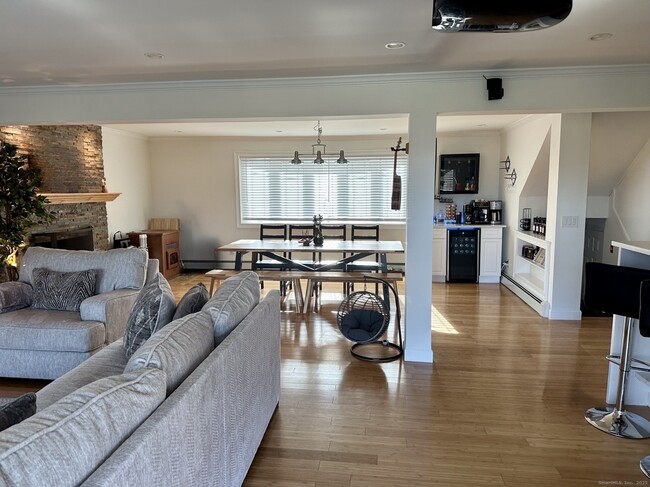 Photo - 72 Carson Ave Unit B