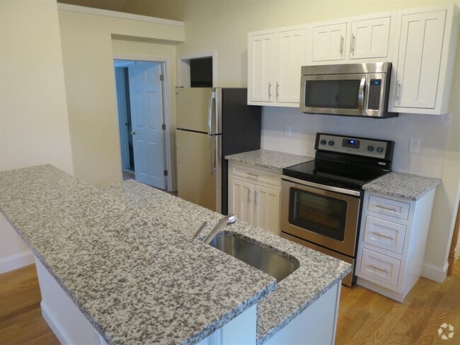 Building Photo - 178 Boston Ave Unit R Rental