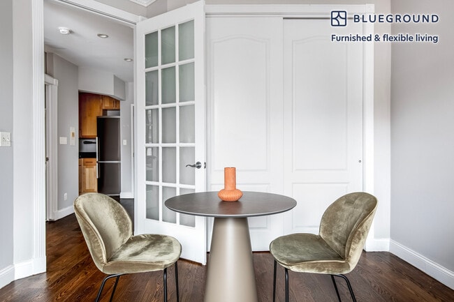 Photo - 290 W 12th St Unidad SI FL5-ID1076