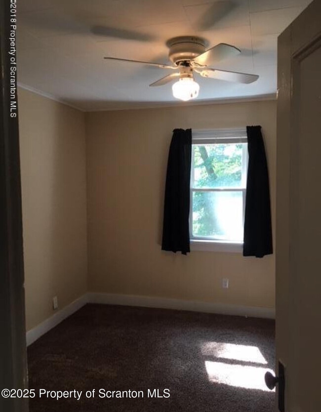 Photo - 410 Lane Hill Rd