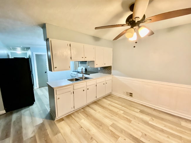 Building Photo - 5696 Pleasant Ave Rental