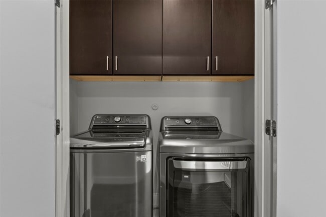 Building Photo - 2109 Winbern St Rental