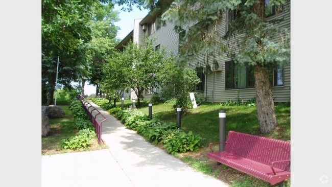 Building Photo - Le Sueur Meadows Rental