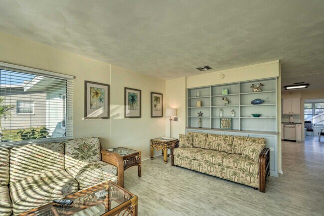 1017 Pineland Ave Unit SI ID1545700P