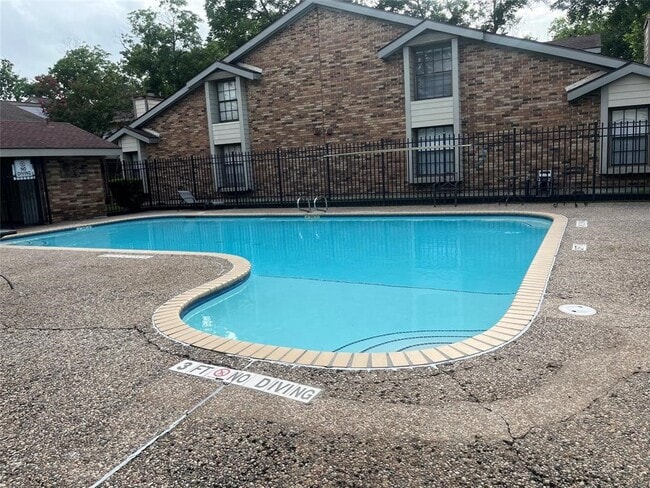 Building Photo - 200 Pecan Dr Unit 201 Rental